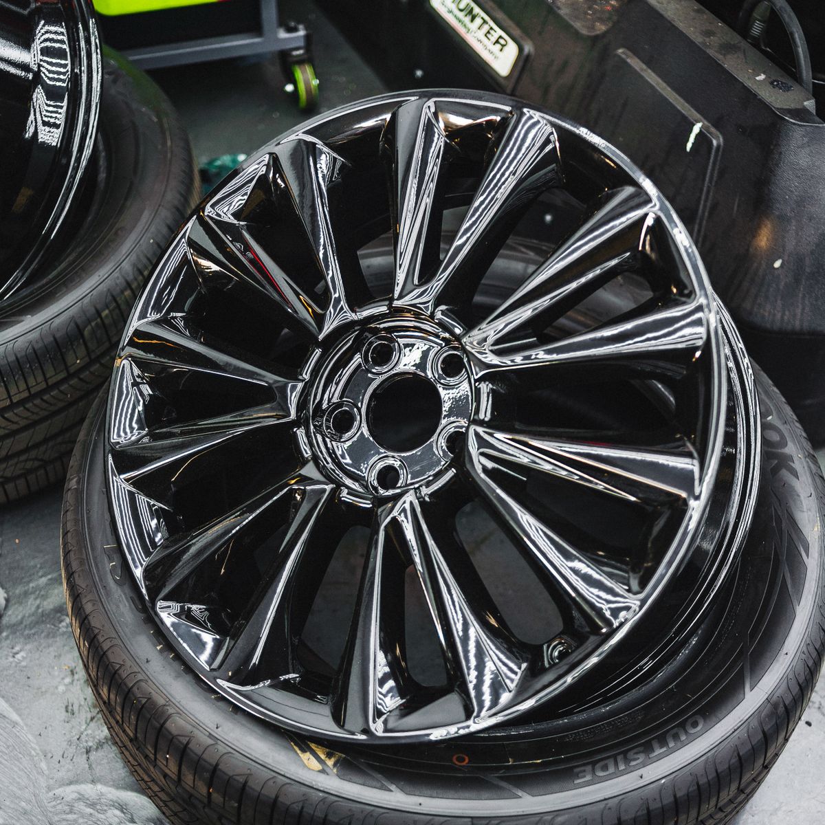 Cyber Performance 17 in alloy wheel, matte black